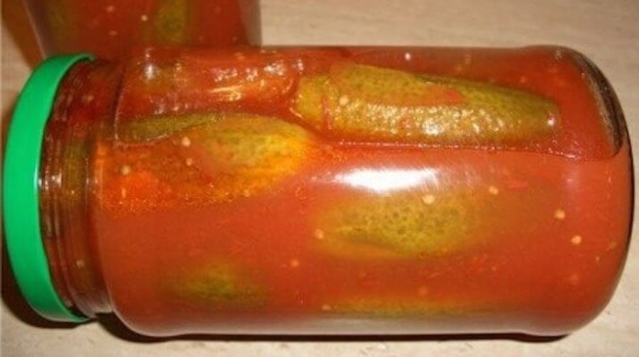 Огурцы в остром томатном соусе